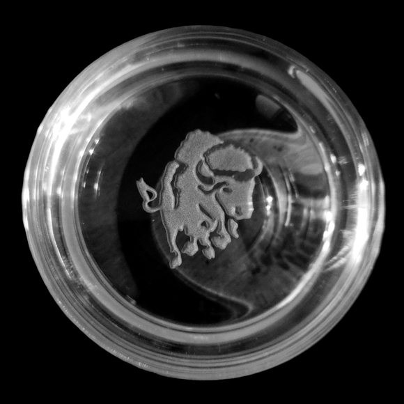 Vtg Bison Buffalo Heavy Paper Weight Reversed Etched Clear Glass Half Sphere - Picture 3 of 3